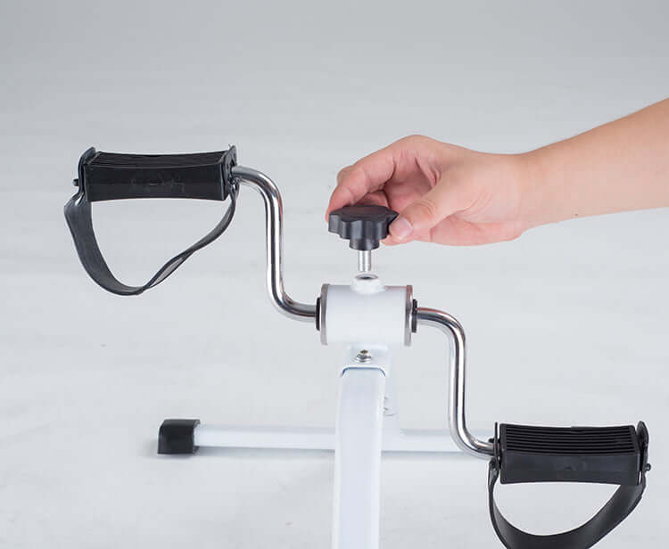 "Portable pedal exerciser and mini bicycle for leg fitness; foldable design for convenient indoor use, ideal as a compact treadmill stepper for versatile workouts. Model HW086."