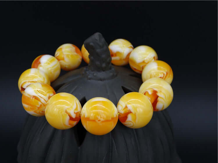 "Amber Bracelet with Moire Pattern - Resin Material, Stylish Accessory for Men and Women"