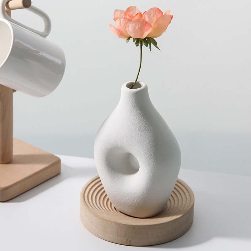 "Ins Style Ceramic Vase for Flower Arrangements - Ideal for Fresh and Dried Flowers, Decorative Ornaments