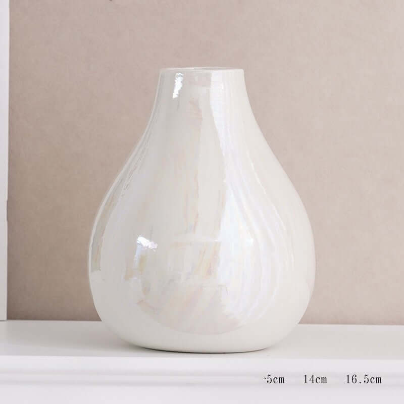 "Ceramic Decorative Vase for Raised Water Flowers - Building Blocks Design, Ideal for Living Room Décor"