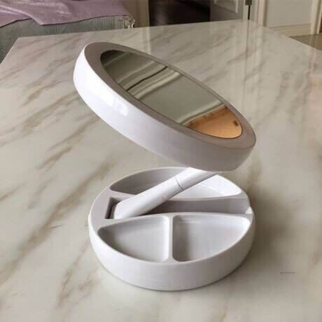 White Foldable Vanity Mirror with Light – Compact and Stylish Makeup Mirror for Enhanced Illumination
