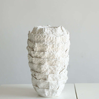 Creative white ceramic vase for modern dining table decoration, ideal for dried flowers and floral arrangements”
