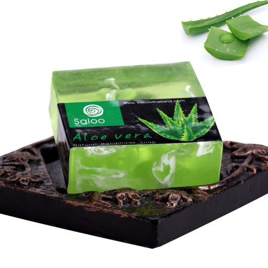 Aloe handmade soap with herbal fragrance on decorative tray, featuring aloe ingredients, ideal for whitening and moisturizing skin care.