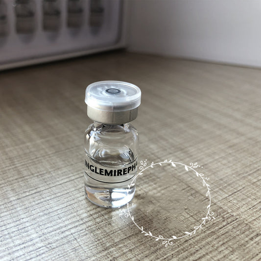 Small vial of hyaluronic acid stock solution on a wooden surface, ideal for general skin types, moisturizing and hydrating, 5ml size.