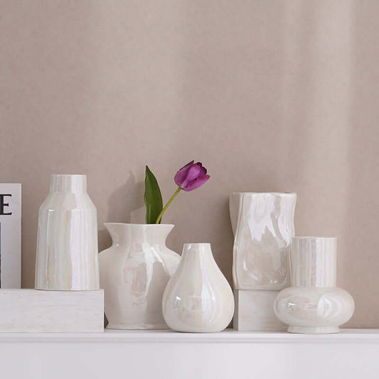"Ceramic Decorative Vase for Raised Water Flowers - Building Blocks Design, Ideal for Living Room Décor"