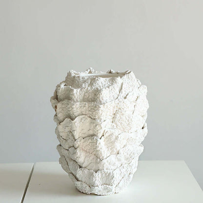 Creative white ceramic vase for modern dining table decoration, ideal for dried flowers and floral arrangements”