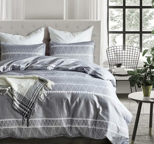 Mushroom House Bedding Three-Piece Set - Cozy Home Textile with Whimsical Design for Stylish Bedrooms"