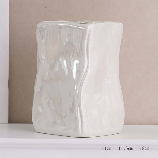 "Ceramic Decorative Vase for Raised Water Flowers - Building Blocks Design, Ideal for Living Room Décor"