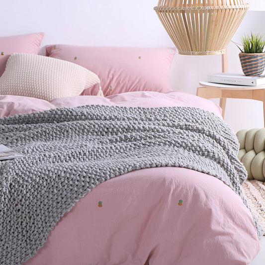 Handmade Shaggy Blanket - Cozy Home Fashion Textile for Warmth and Style