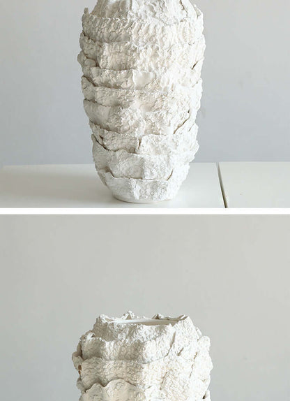 Creative white ceramic vase for modern dining table decoration, ideal for dried flowers and floral arrangements”