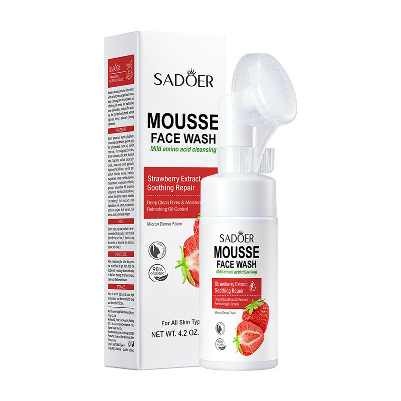 "Sadoer mousse face wash with strawberry extract, 120ml cleansing mousse for sensitive skin, packaging includes a cleansing brush."